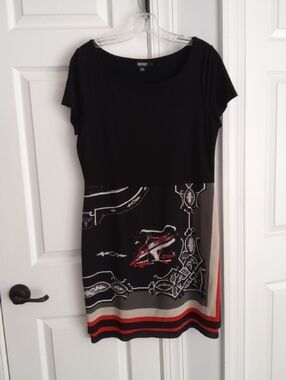 DKNY💥Nwot💥Black Dress with Silk Red, White & Gray Pattern